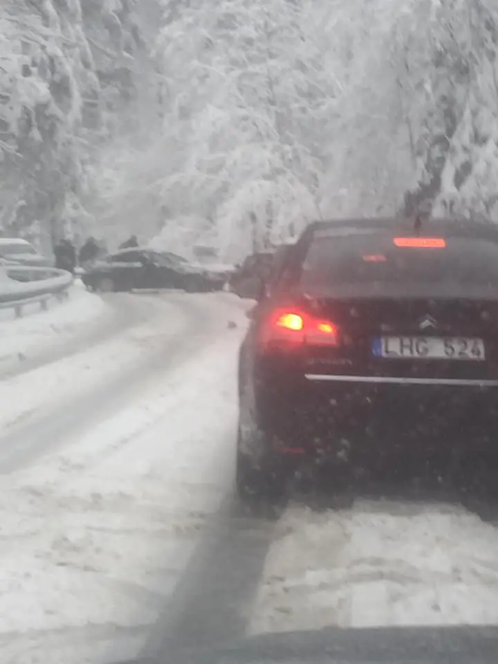 uzblokuotas kelias prie silo misko