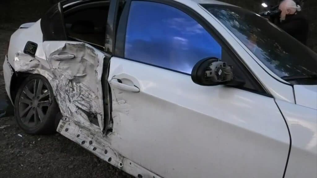 Sostinėje neblaivus BMW vairuotojas išlėkė prieš eismą ir sukėlė avariją