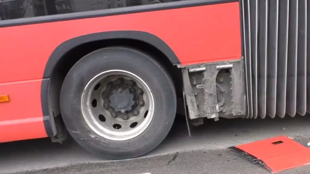 Vilniuje neblaivi moteris pasiemusi vaika is darzelio sukele avarija ir megino pasprukti is ivykio vietos 2