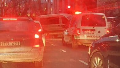 Vilniuje į stulpą rėžėsi sąmonę praradęs mikroautobuso vairuotojas