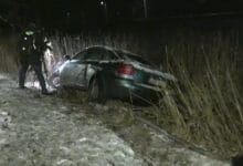 Girto „Audi“ vairuotojo sukelta avarija ir bandymas pasprukti baigėsi griovyje
