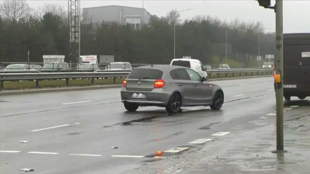 Avarija Vilniuje: sankryžoje prie Gariūnų susidurė 3 automobiliai 1 Avarija Vilniuje sankryzoje prie Gariunu susidure 3 automobiliai 2