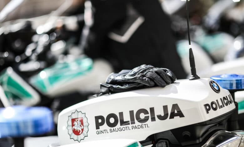 Policijos pareigunams perduota 11 nauju motociklu patruliavimui keliuose 19