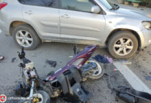 Trečiadienį eismo įvykiuose nukentėjo nepilnamečiai, važiavę elektriniu paspirtuku ir mopedu