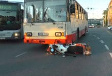 Avarija Vilniuje: troleibuso vairuotojas užvažiavo ant motociklo