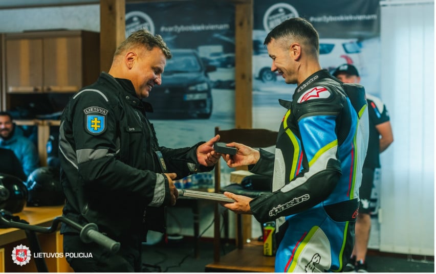 Lietuvos kelių policijos tarnybos pareigūnai kelia savo kvalifikaciją