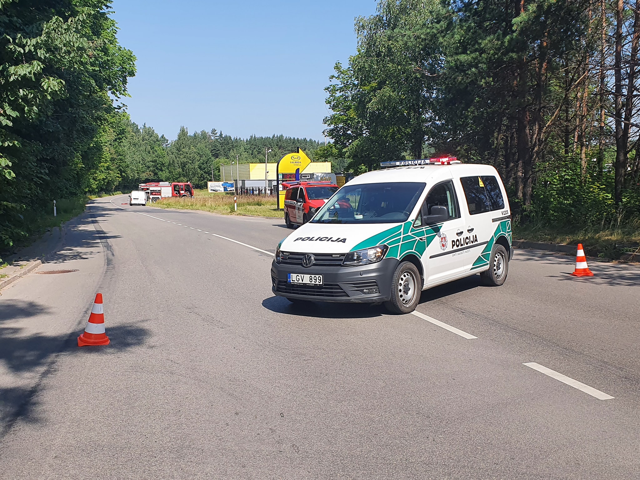 Vilniuje, Titnago g. uždarytas eismas dėl dujų nutekėjimo degalinėje