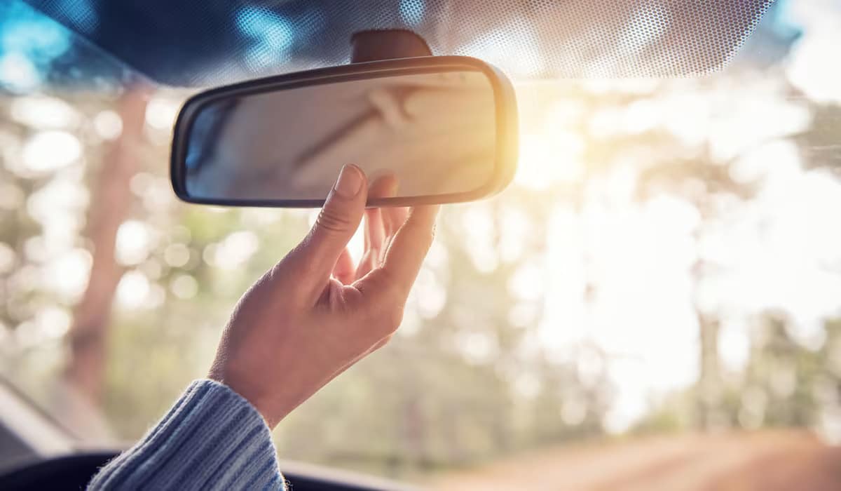 automobilio veidrodeliu reguliavimas