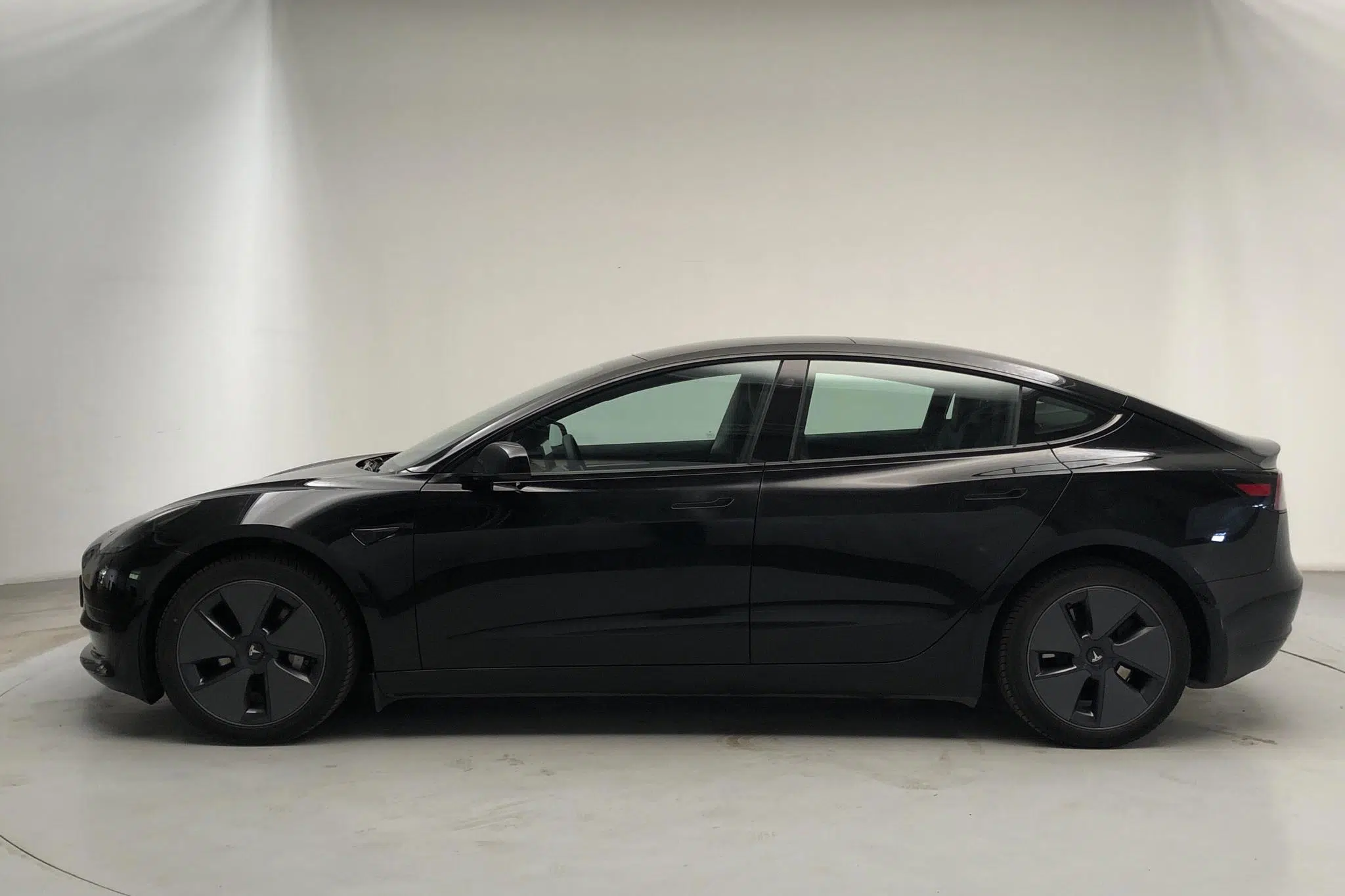 tesla elektromobilis