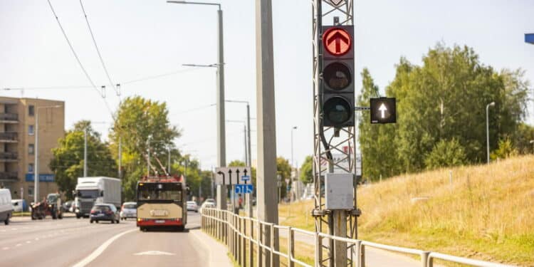 Vilniuje įrengta pirmoji viešajam transportui skirta šviesoforo sekcija