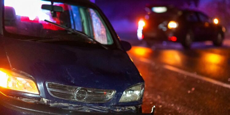Neblaivus „Opel“ vairuotojas rėžėsi į moters važiavusios su vaiku automobilį