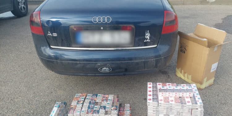 Policijos pareigūnai tikrindami blaivumą, pas „Audi“ vairuotoją rado kontrabandinių cigarečių