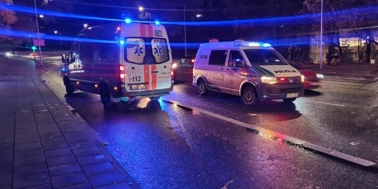 Vilniuje mirė „Bolt“ pevėžėjas: veždamas klientą prarado sąmonę ir atsitrenkė į BMW