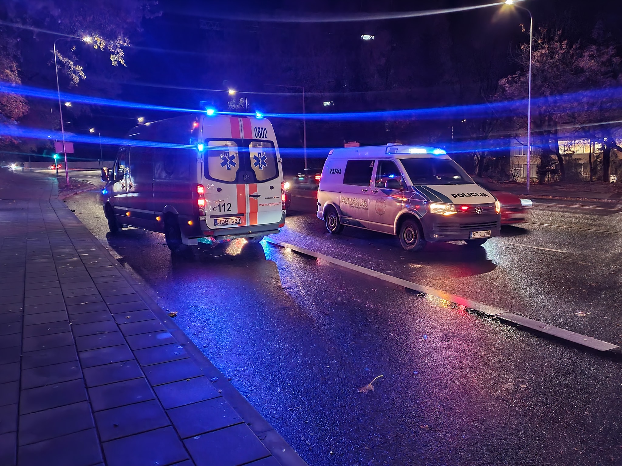 Vilniuje mirė „Bolt“ pevėžėjas: veždamas klientą prarado sąmonę ir atsitrenkė į BMW