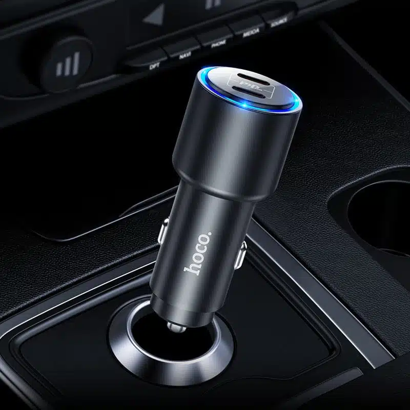 automobilinis ikroviklis su sviecianciu prievadu