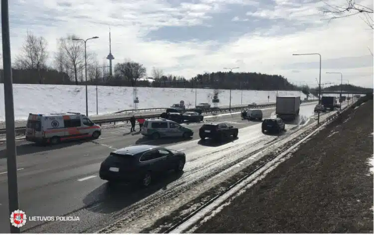 avarija vakarinis aplinkkelis vilnius