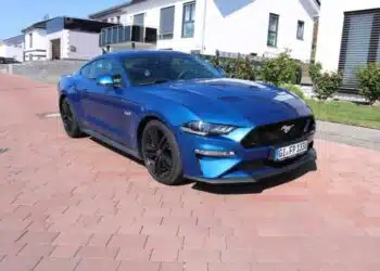 „Regitra“ pranešė pareigūnams apie vyrą, kuris norėjo įregistruoti Vokietijoje paieškomą „FORD MUSTANG GT“