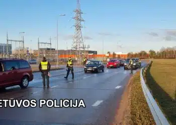 policijos pareigunai reidas