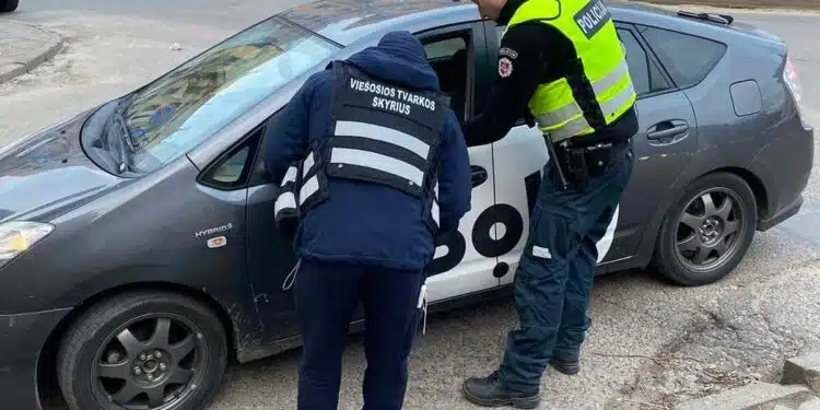 policijos pareigunas pavezejas bolt