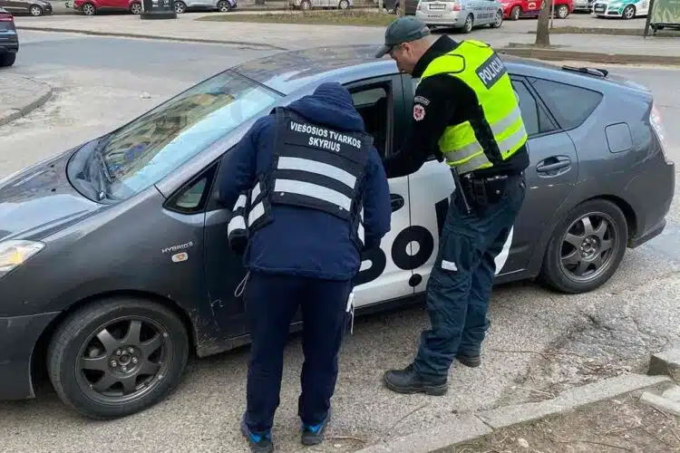 policijos pareigunas pavezejas bolt