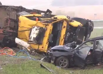 Penki žmonės žuvo per BMW ir sunkvežimio kaktomušą Maišiagaloje