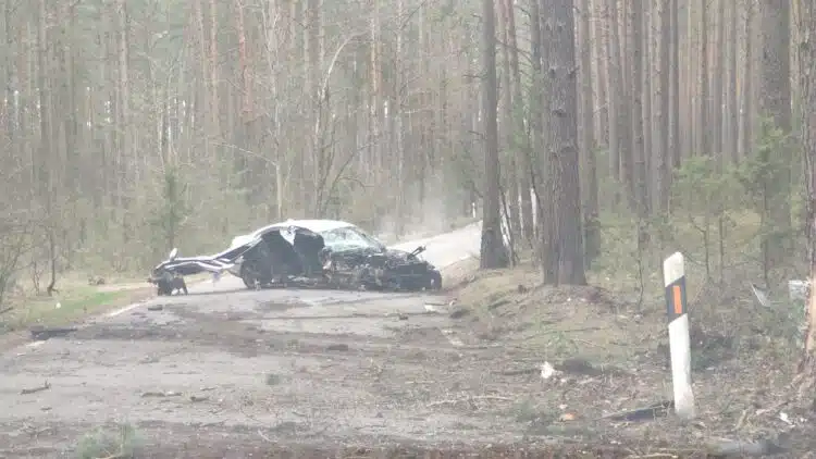 Vilniuje po smugio i medi sumaitotas BMW automobilis video