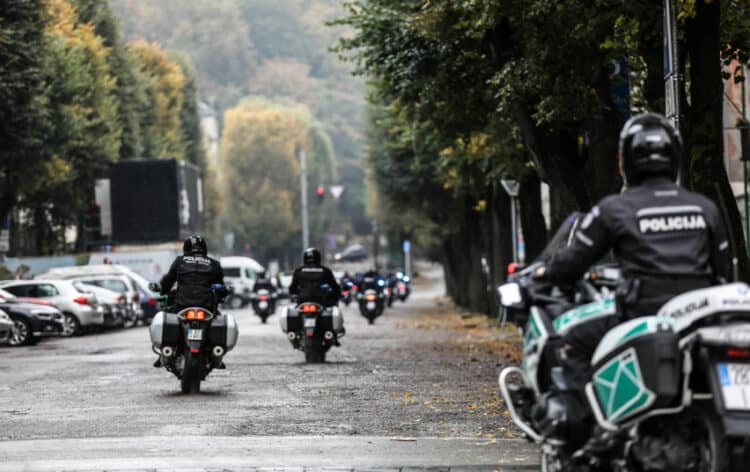 policijos pareigunai policijos tarnybiniai motociklai