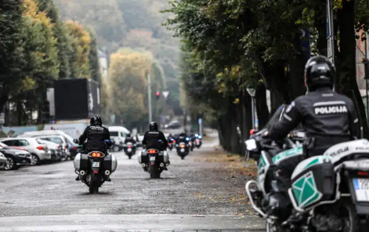 policijos pareigunai policijos tarnybiniai motociklai