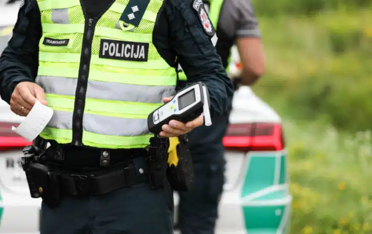 policijos pareigunas alkotesteris