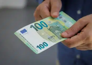 simta euru banknotas 100 euru