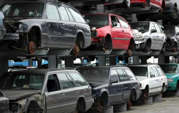 automobiliu metalo lauzas kompensacija uz maziau tarsias transpoto priemones