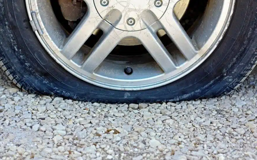 nuleisto automobilio padanga