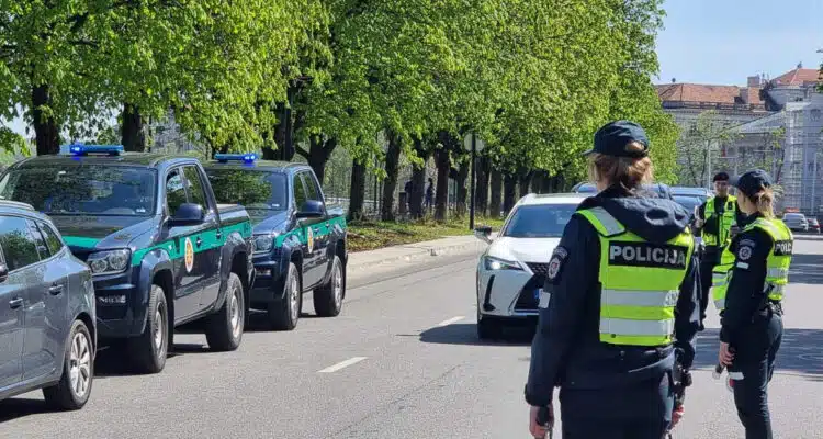 policijos pareigunai ir viesojo saugumo tarnybos pareigunai reidas reidai