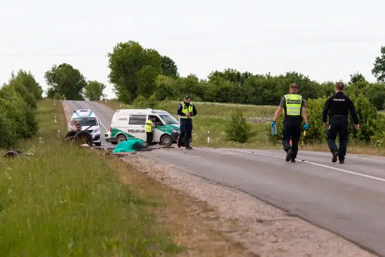 Molėtų rajone žuvo vadeliotojas, o „VW“ vairuotojas paspruko iš įvykio vietos