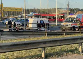Vilniuje susidūrė greitosios automobilis ir „Mercedes“, nukentėjo 3 žmonės