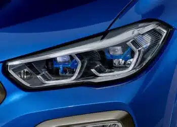 bmw x6 zibintas 2021