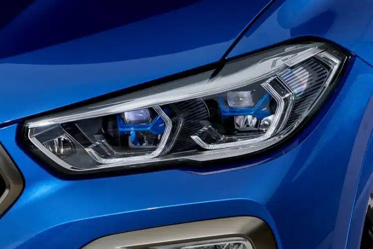 bmw x6 zibintas 2021