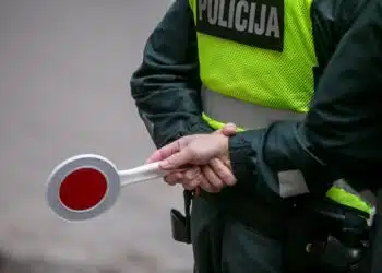 policijos pareigunas stop