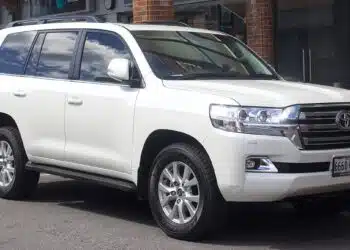 toyota land cruiser 2018