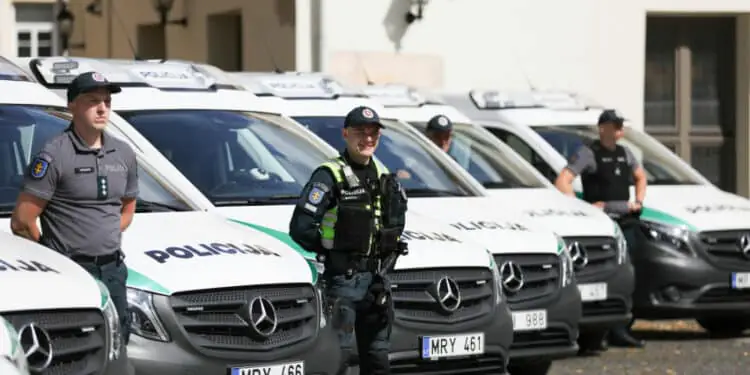 Lietuvos policijai nupirkta 19 naujų tarnybinių reagavimo automobilių už beveik 1,4 mln. eurų