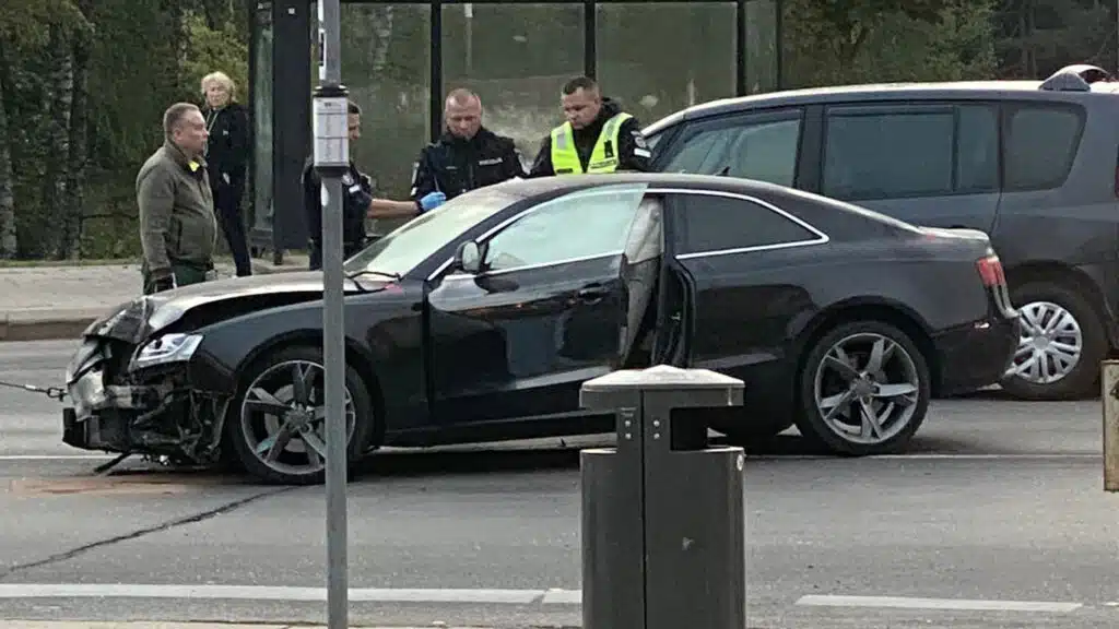Avarija Vilniuje: girta „Audi“ vairuotoja L. Asanavičiūtės gatvėje kliudė mažiausiai 6 automobilius
