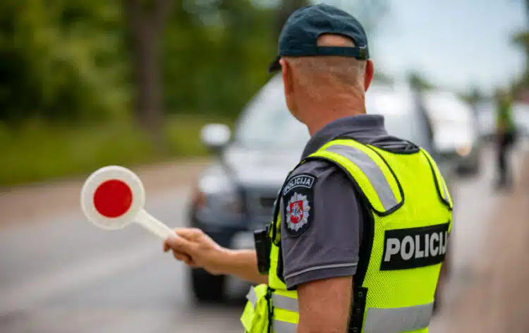 reidas policijos pareigunas stop