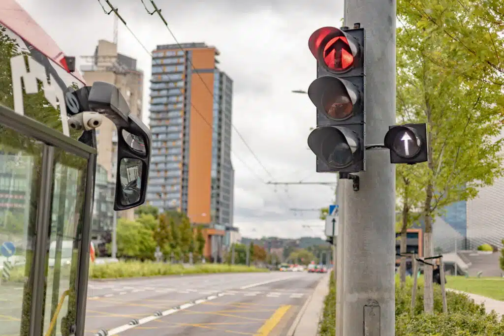 viesajam transportui skirti sviesoforai raudonas sviesoforo signalas