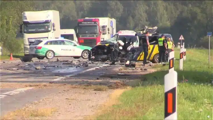 Tragiška avarija Molėtų rajone: per susidūrimą su vilkiku žuvo muitinės pareigūnas