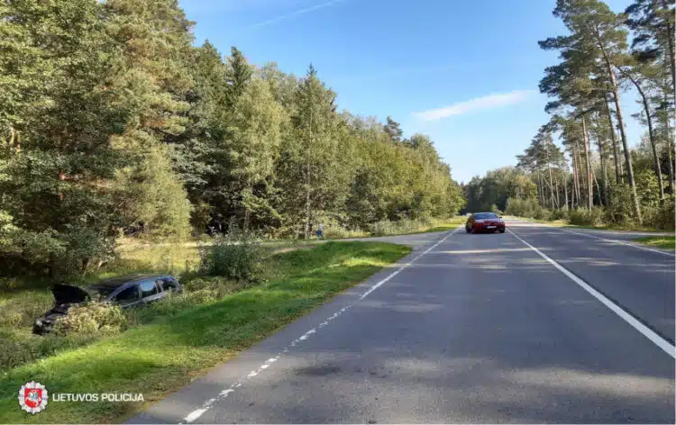 automobilis griovyje eismo ivykis