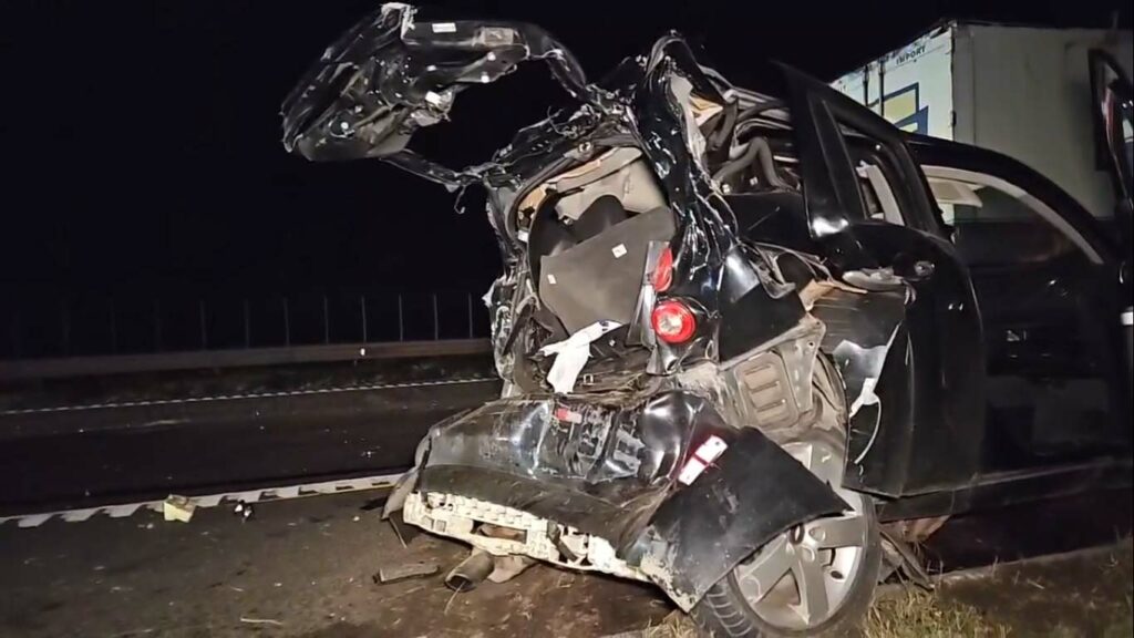 Tragiška avarija Grigiškėse: vilkikas rėžėsi į sustojusį automobilį, žuvo vairuotojas