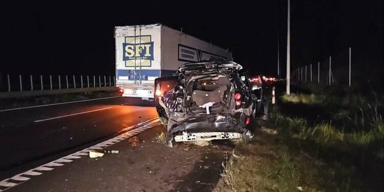Tragiška avarija Grigiškėse: vilkikas rėžėsi į sustojusį automobilį, žuvo vairuotojas