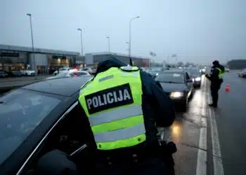 reidas policijos pareigunai patikra