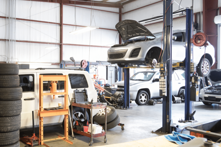 automobilis servise
