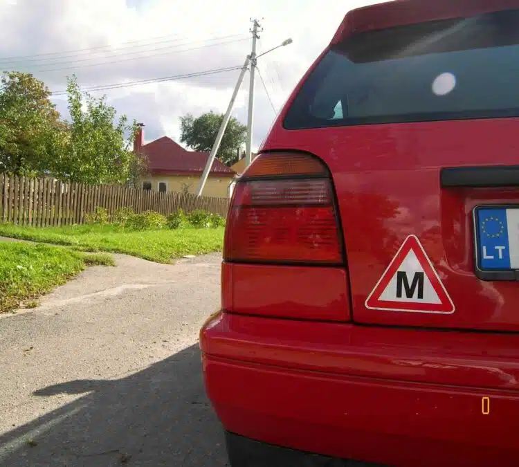 m raide automobilis mokymas vairuoti